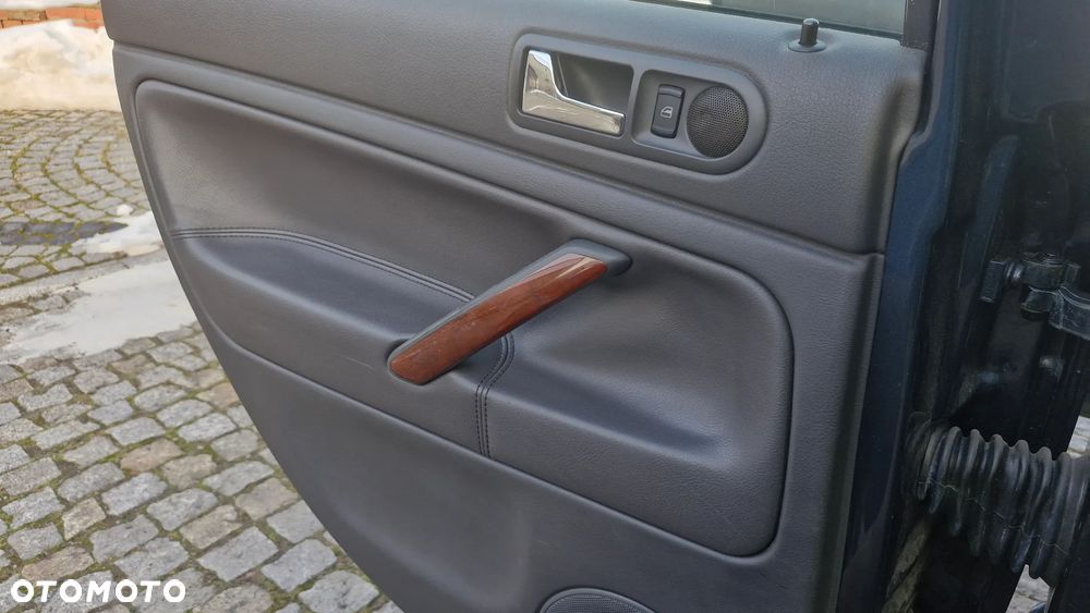 Volkswagen Passat 1.9 TDI Exclusive - 18