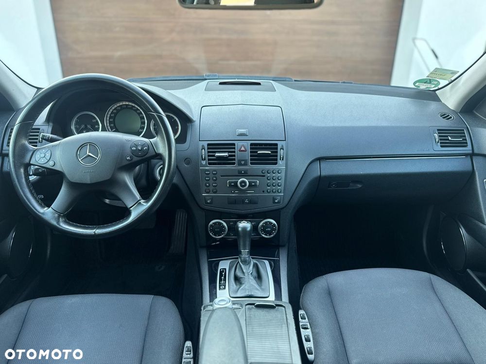 Mercedes-Benz Klasa C 220 CDI DPF Automatik BlueEFFICIENCY Avantgarde - 27