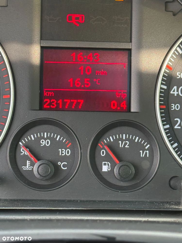 Volkswagen Touran - 9