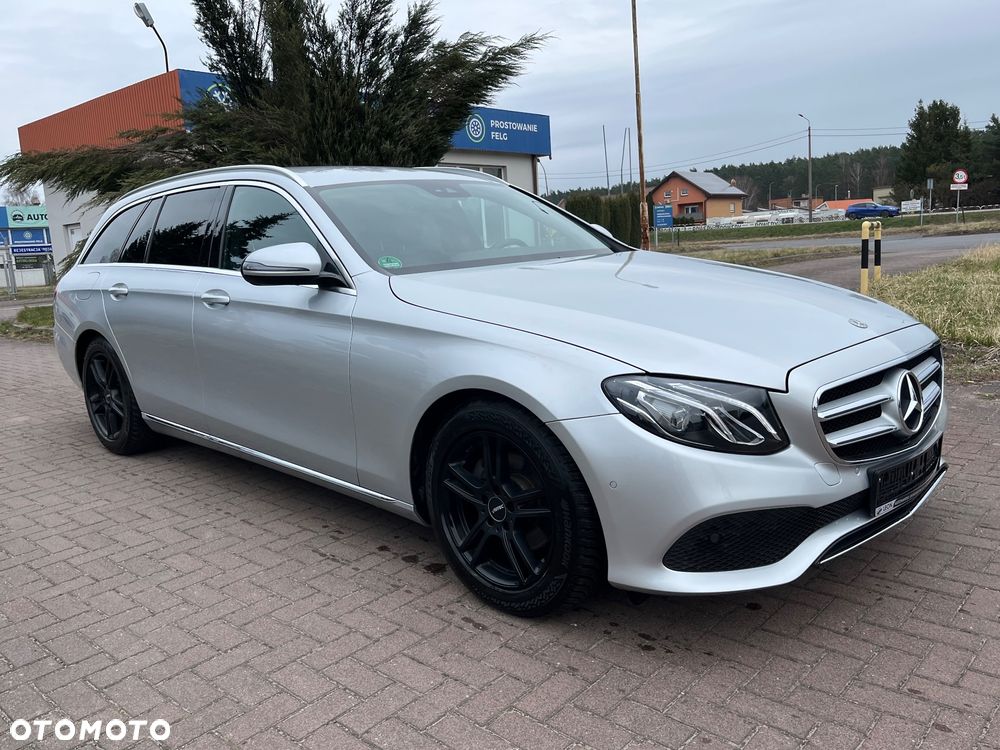 Mercedes-Benz Klasa E 220 d 9G-TRONIC - 4