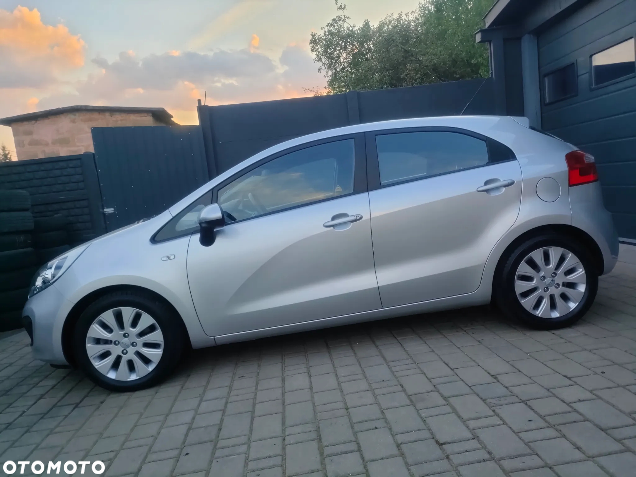 Kia Rio 1.2 Attract - 21