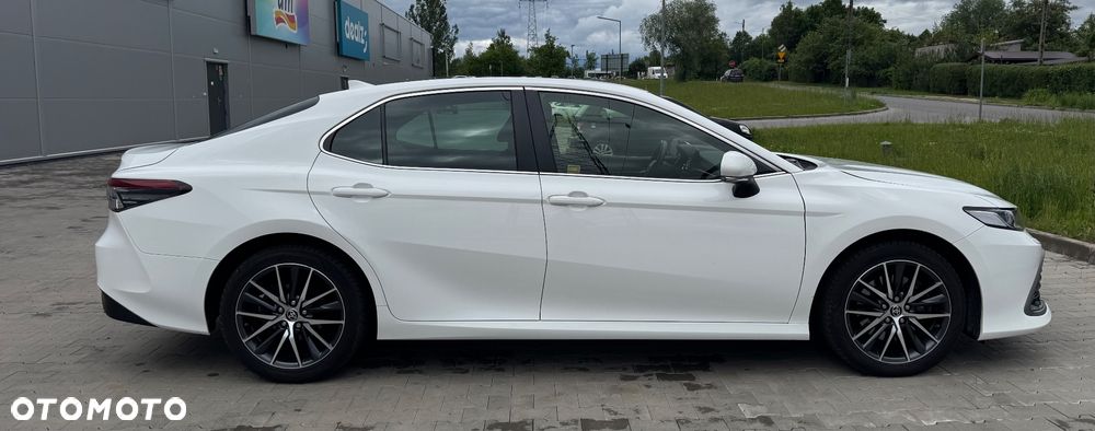 Toyota Camry - 12