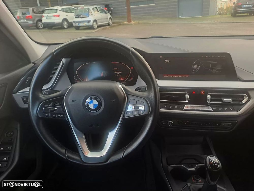 BMW 116 i Advantage — fotografia 12