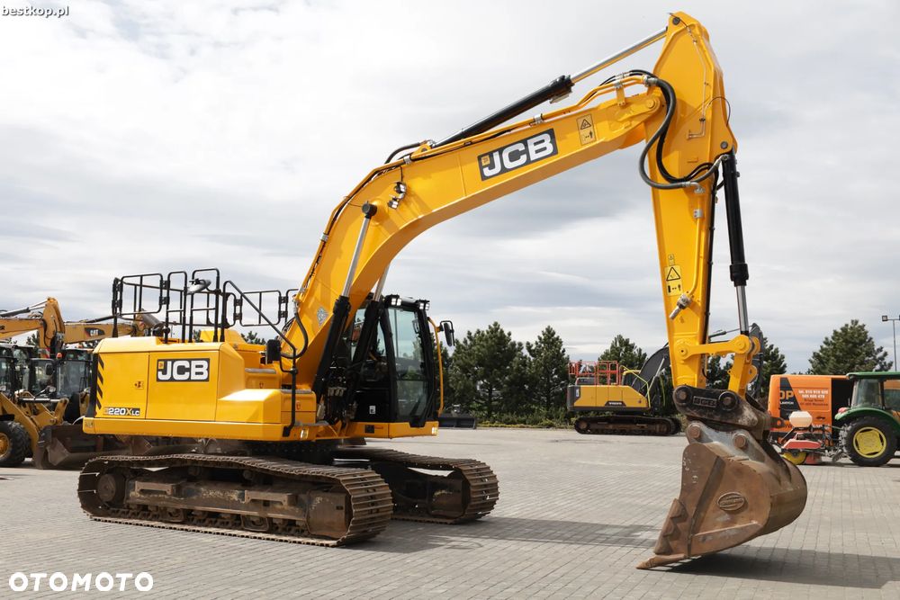 JCB 220X - 12