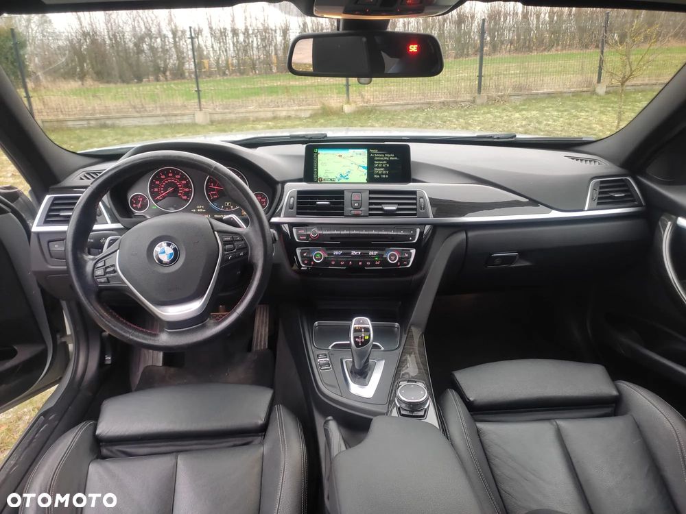 BMW Seria 3 328i xDrive Sport Line - 11