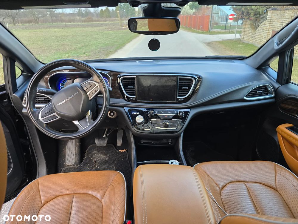 Chrysler Pacifica - 15