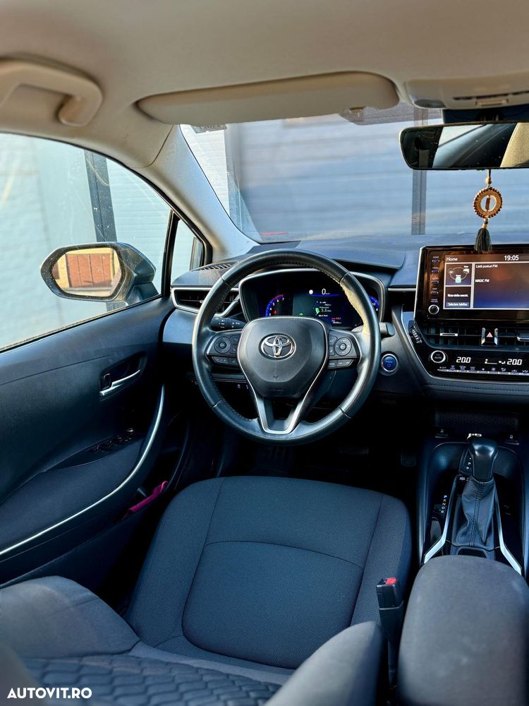 Toyota Corolla - 13