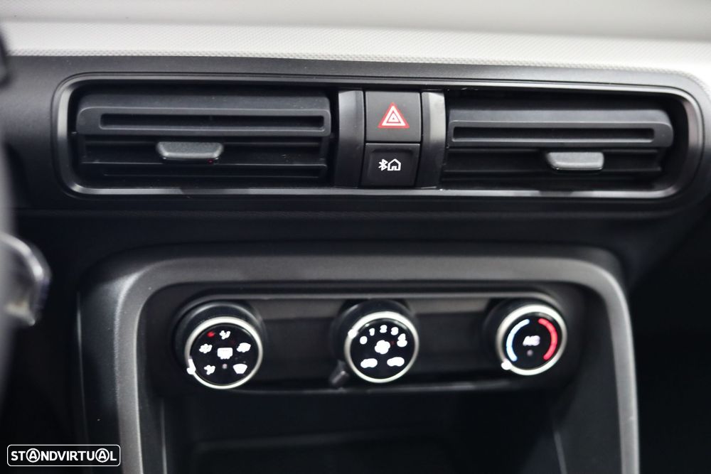 Citroën e-C3 44 kWh Autonomia Conforto You - 17