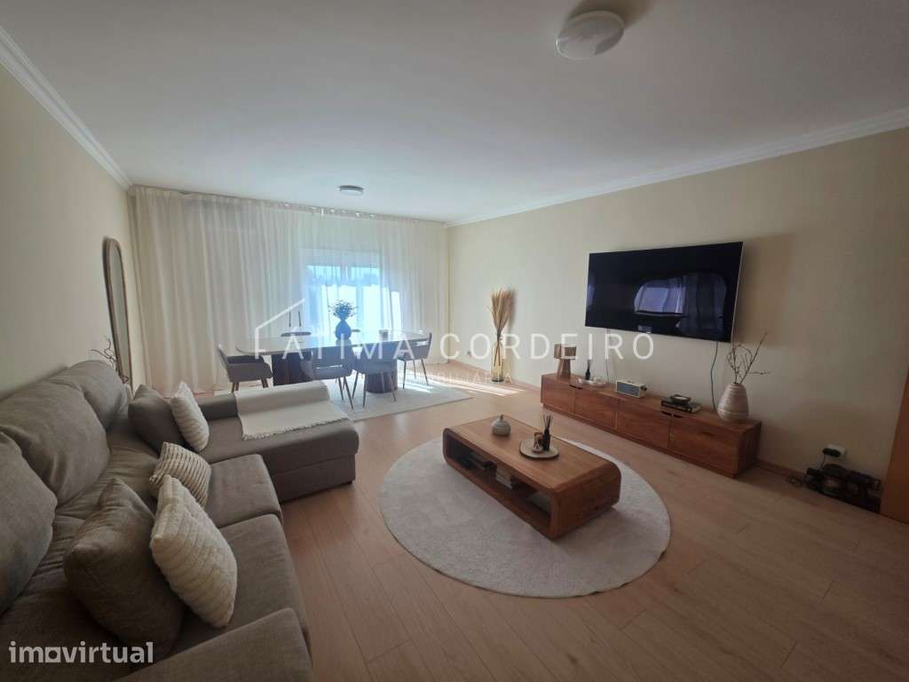 Excelente Apartamento T2 remodelado com parqueamento em ótima local... - Grande imagem: 4/37
