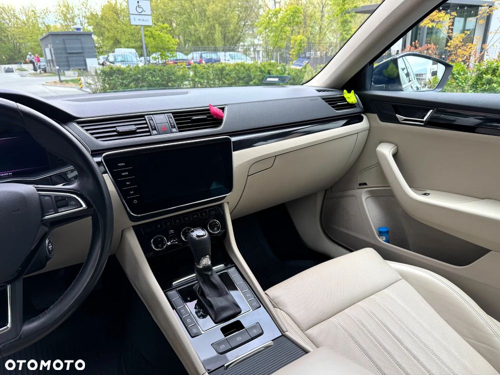 Skoda Superb 2.0 TDI SCR 4x4 L&K DSG - 19