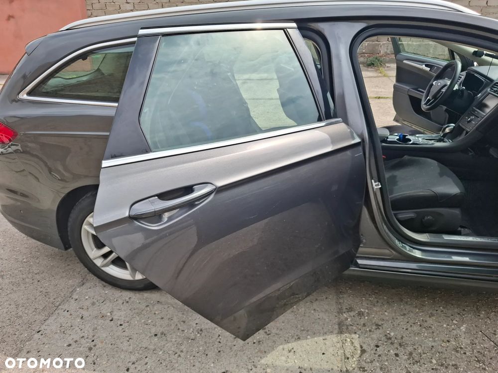 Ford Mondeo 2.0 TDCi Titanium PowerShift - 21