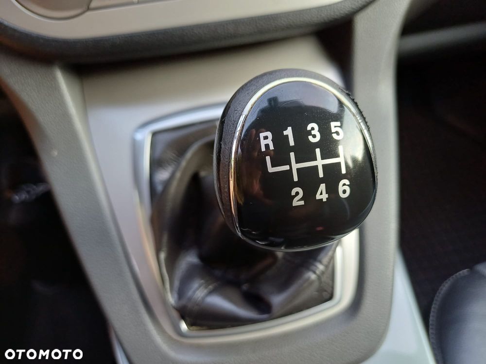 Ford Kuga 2.0 TDCi 4x4 Titanium - 23