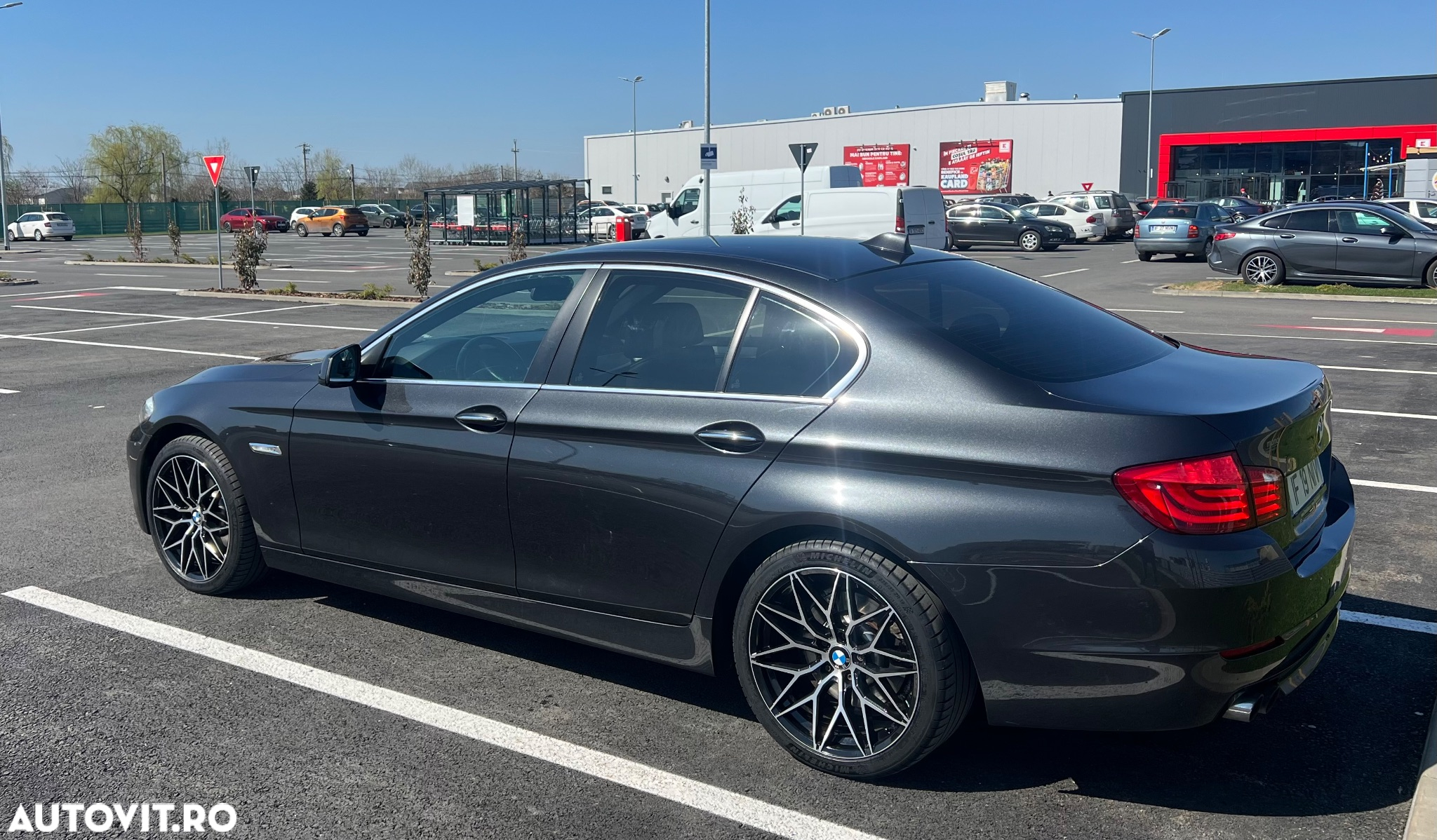 BMW Seria 5 520d Aut. - 11