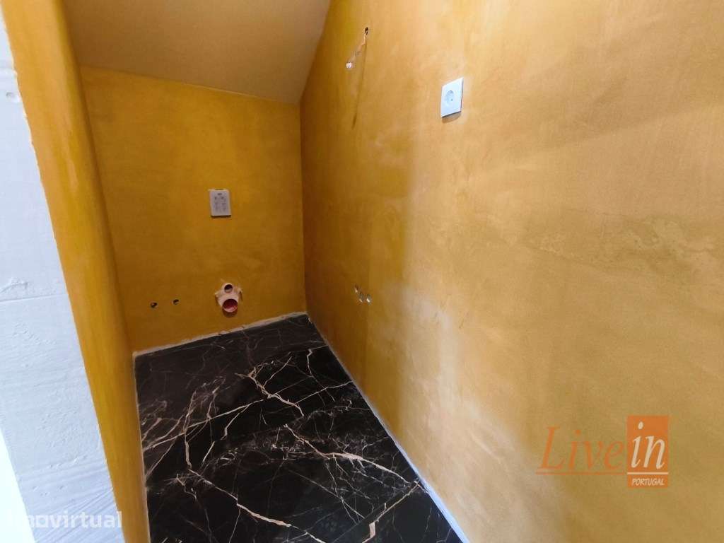 Moradia T2 em Remodelação Total em Freiria - Grande imagem: 4/18