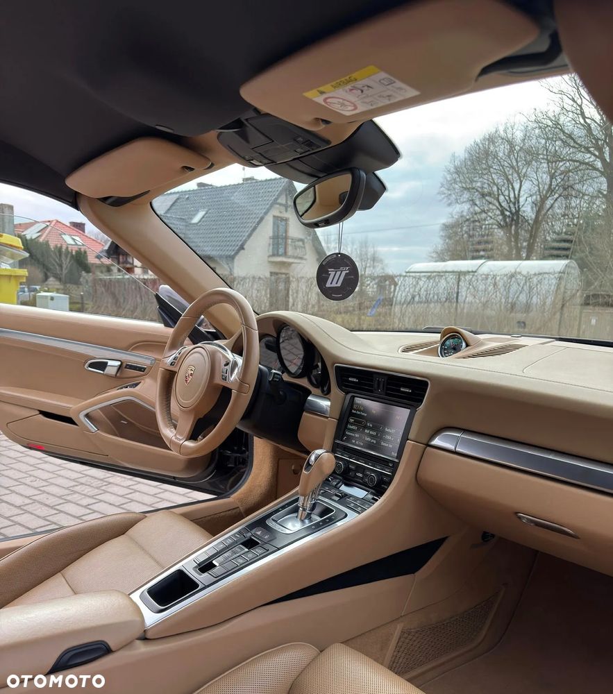 Porsche 911 Carrera 4 PDK - 9