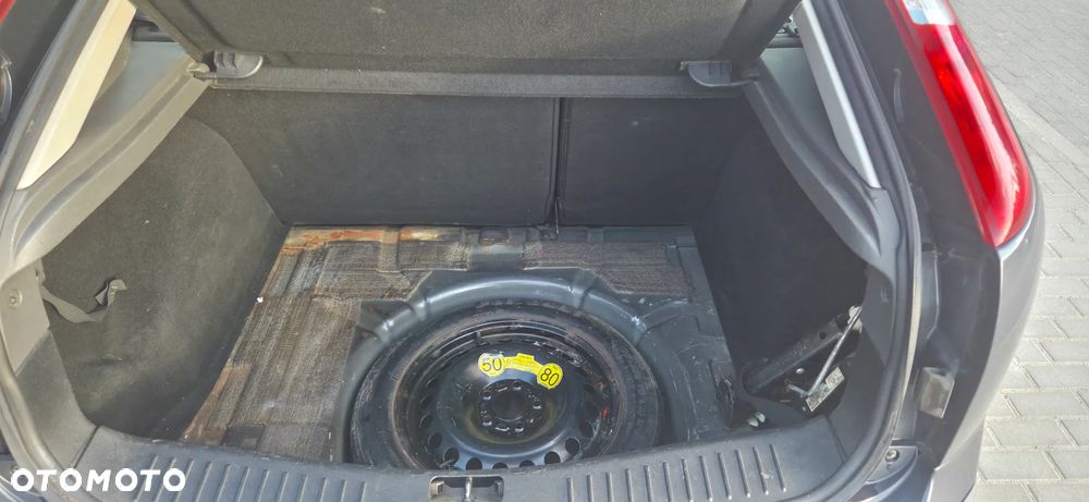 Ford Focus 1.8 TDCi Ghia - 24