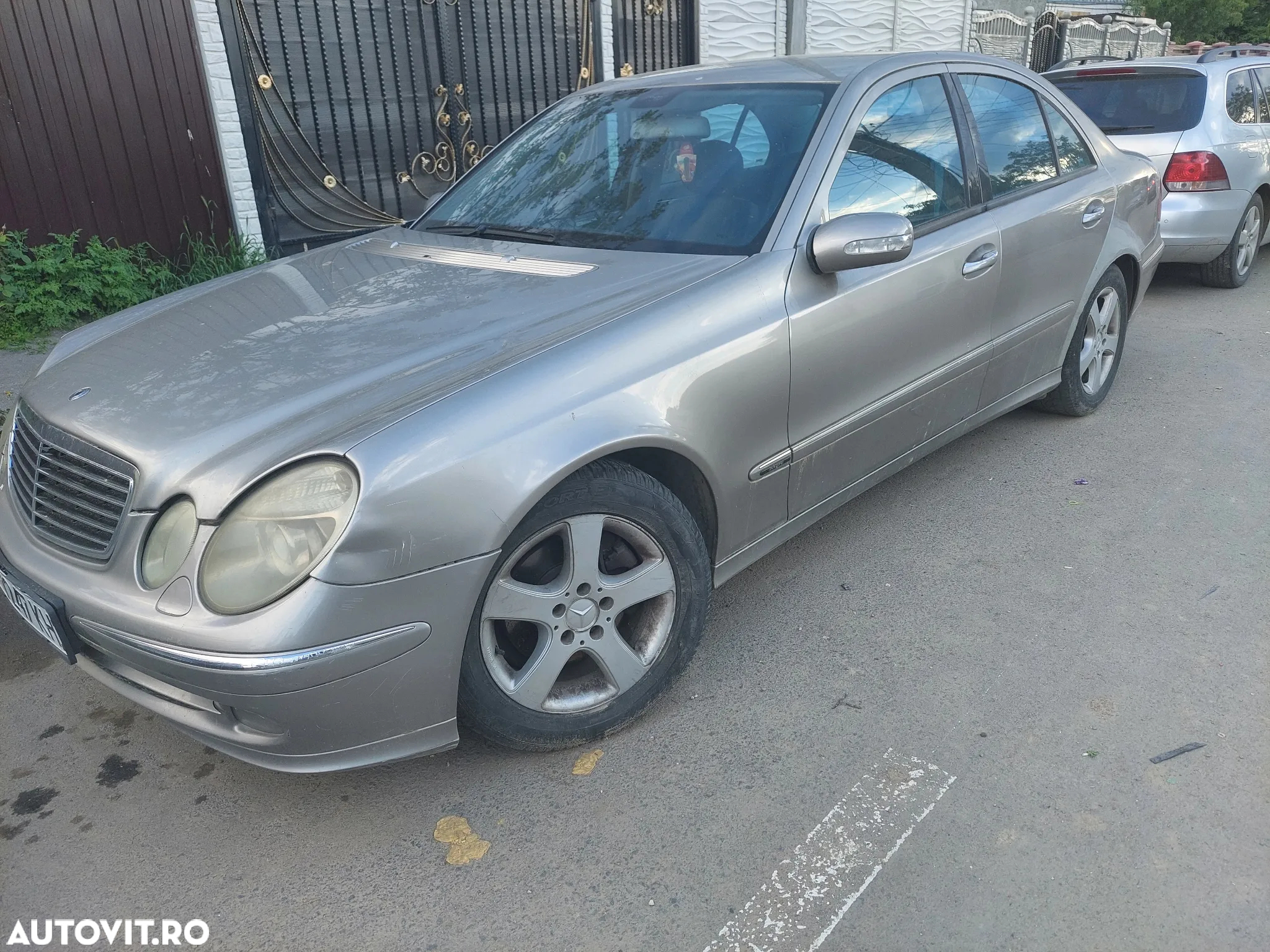 Dezmembrez Mercedes-Benz e class E320 Motor 3.0 140kw - 5