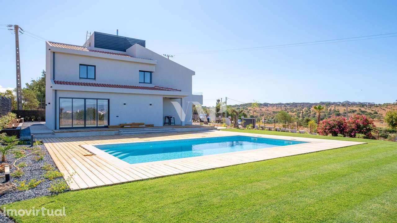 Moradia V5+2 com piscina, Fonte Santa, Quarteira - Grande imagem: 2/38