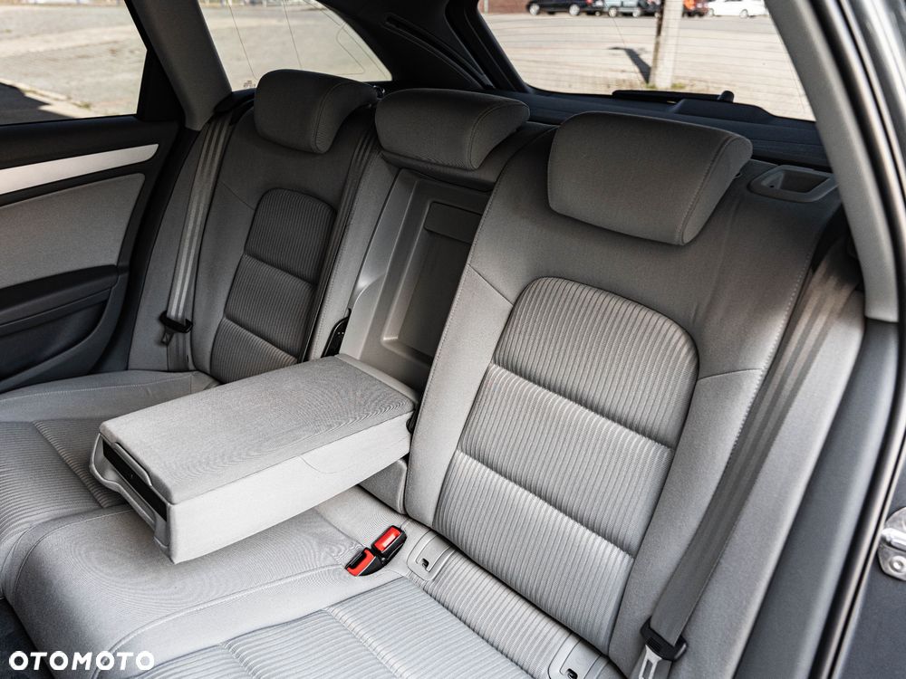 Audi A4 Avant 2.0 TDI DPF clean diesel multitronic Attraction - 27