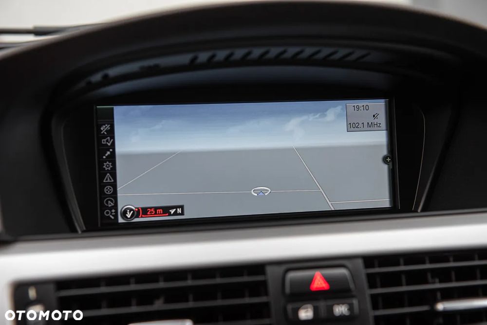 BMW Seria 3 325i xDrive Touring - 23