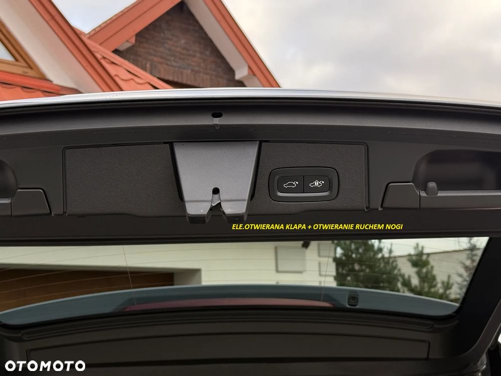 Volvo XC 60 B4 D AWD Plus Dark - 24