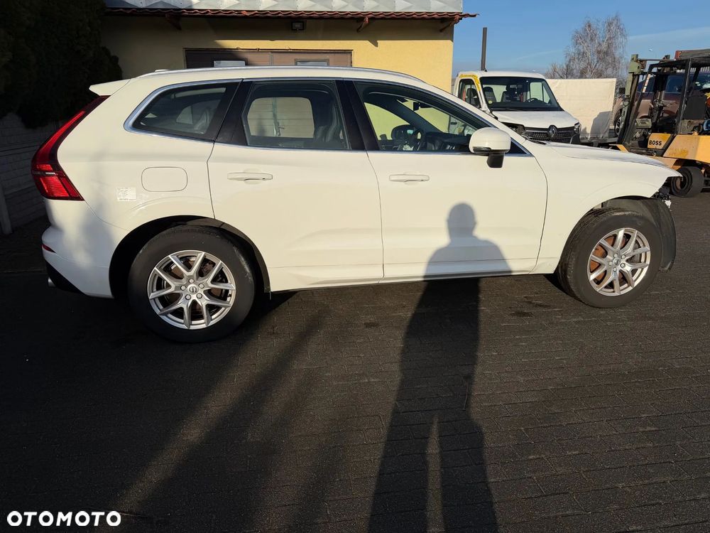 Volvo XC 60 D3 Momentum Pro - 2