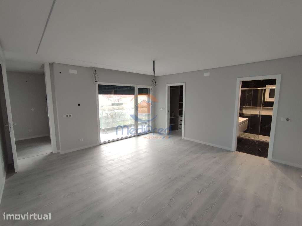 Apartamento T2 NOVO c/ BOX | Santo António dos Cavaleiros, Loures - Grande imagem: 3/38
