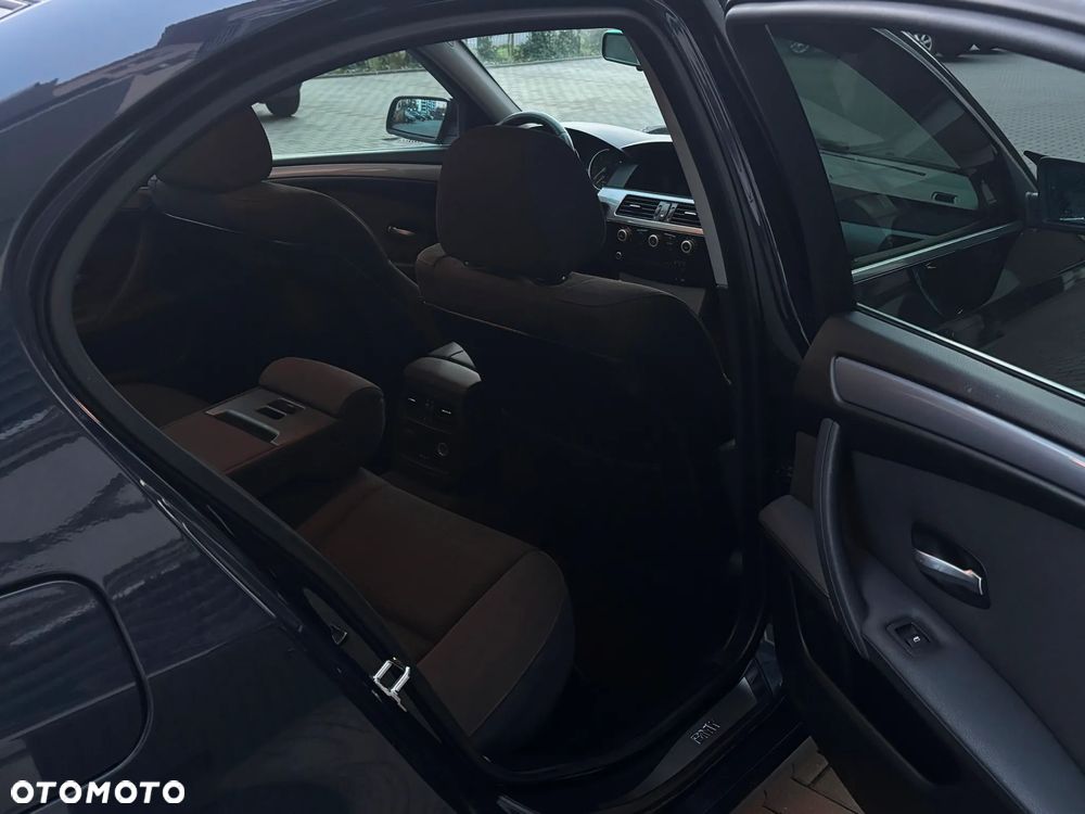 BMW Seria 5 520d Special Edition - 12