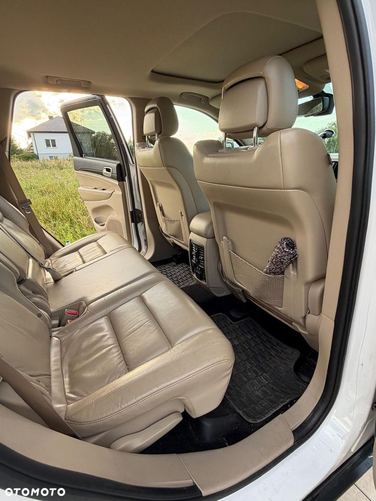 Jeep Grand Cherokee - 26