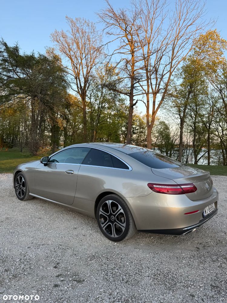 Mercedes-Benz Klasa E 200 4-Matic 9G-TRONIC - 18