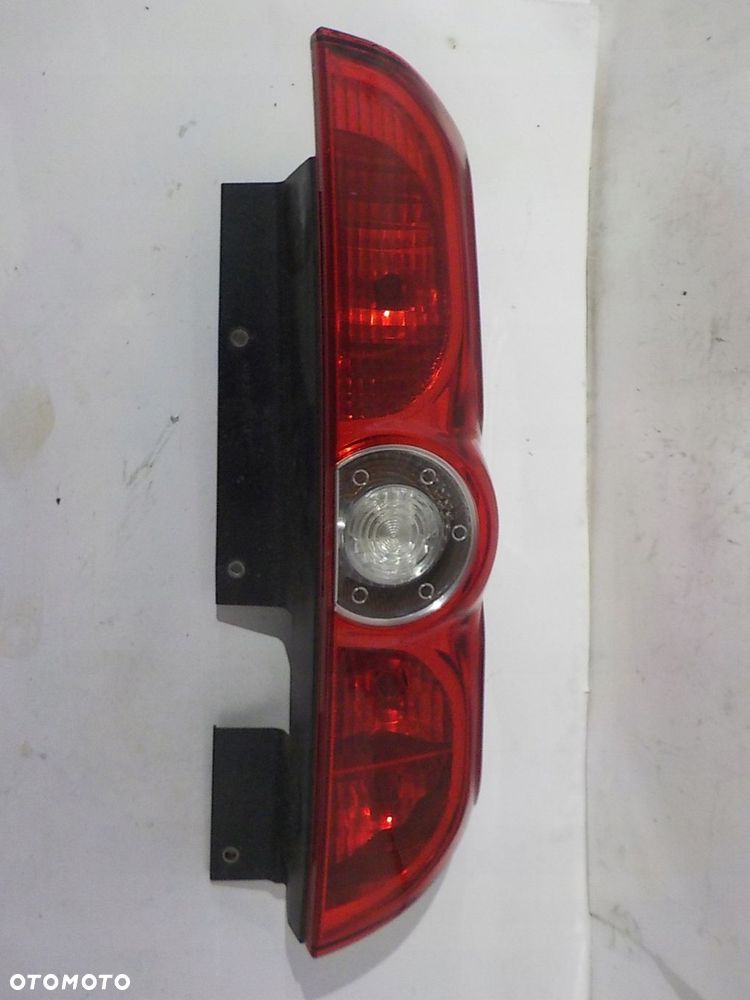 FIAT DOBLO II LAMPA PRAWA TYŁ TYLNA 00518106730 - 1