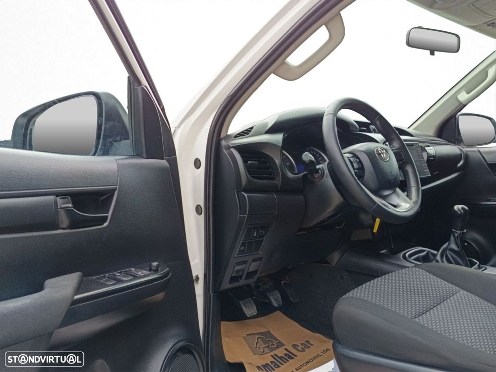 Toyota Hilux 2.4 D-4D 2WD CD CM - 20