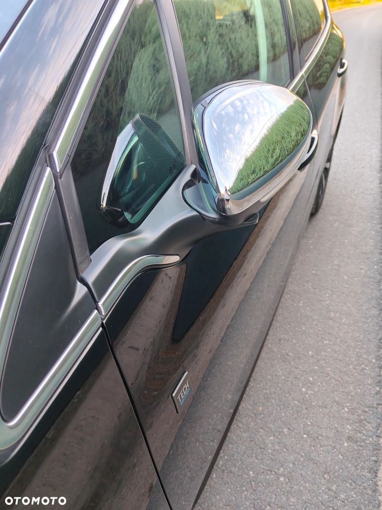 Peugeot 208 - 11