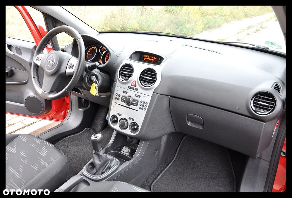Opel Corsa 1.4 16V Satellite - 22