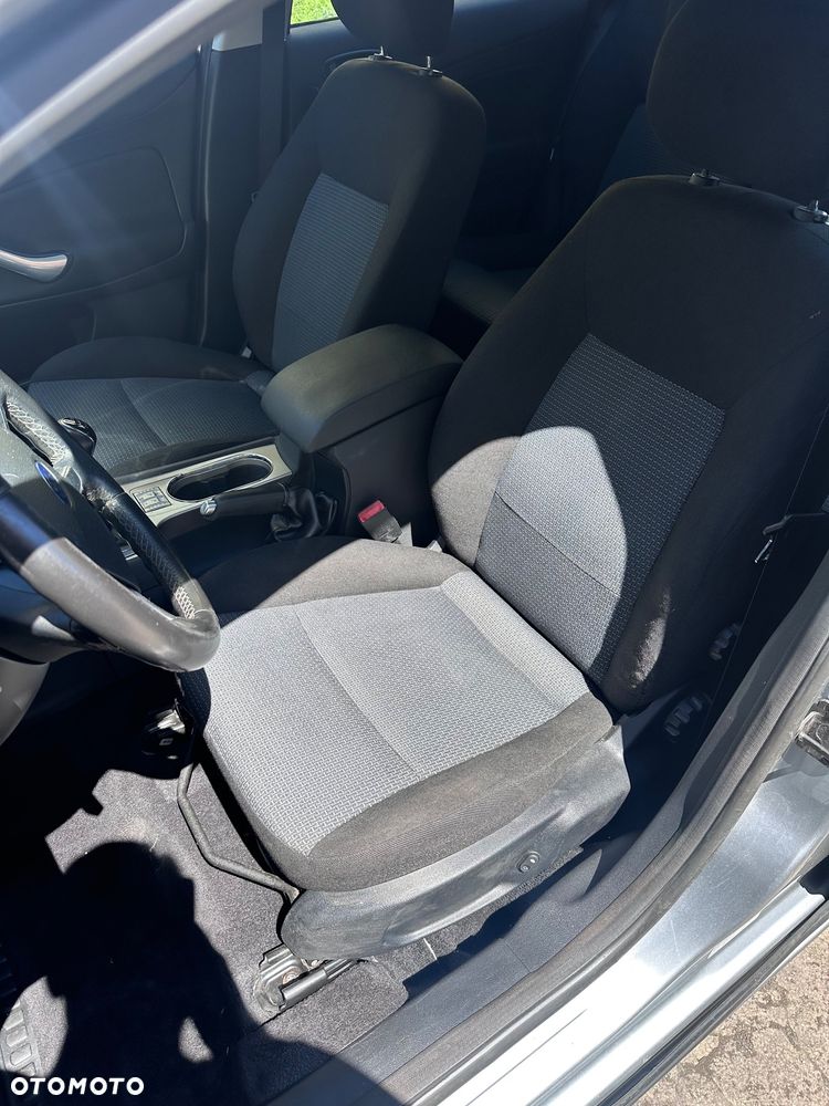 Ford Mondeo 1.6 Trend - 14