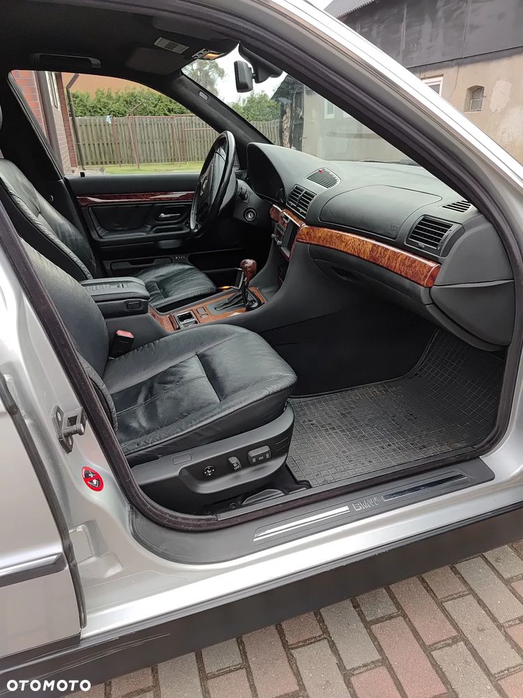 BMW Seria 7 740i - 5