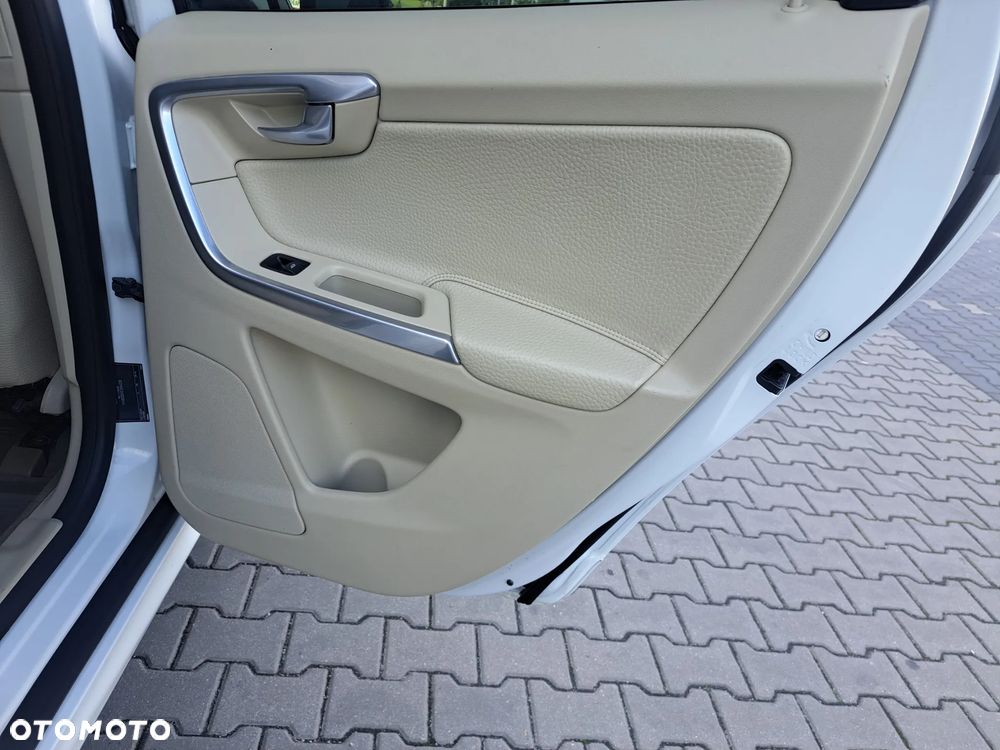 Volvo XC 60 T6 AWD Edition Pro - 17