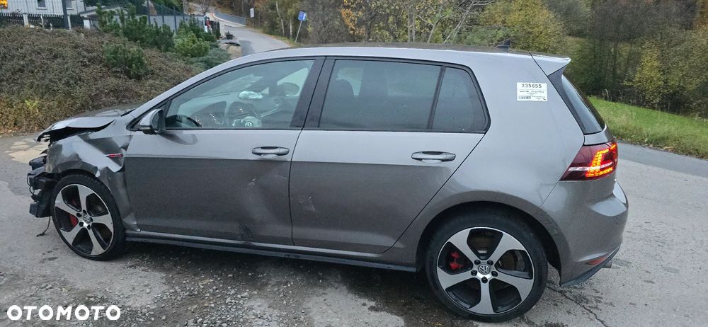 Volkswagen Golf GTI (BlueMotion Technology) DSG - 16
