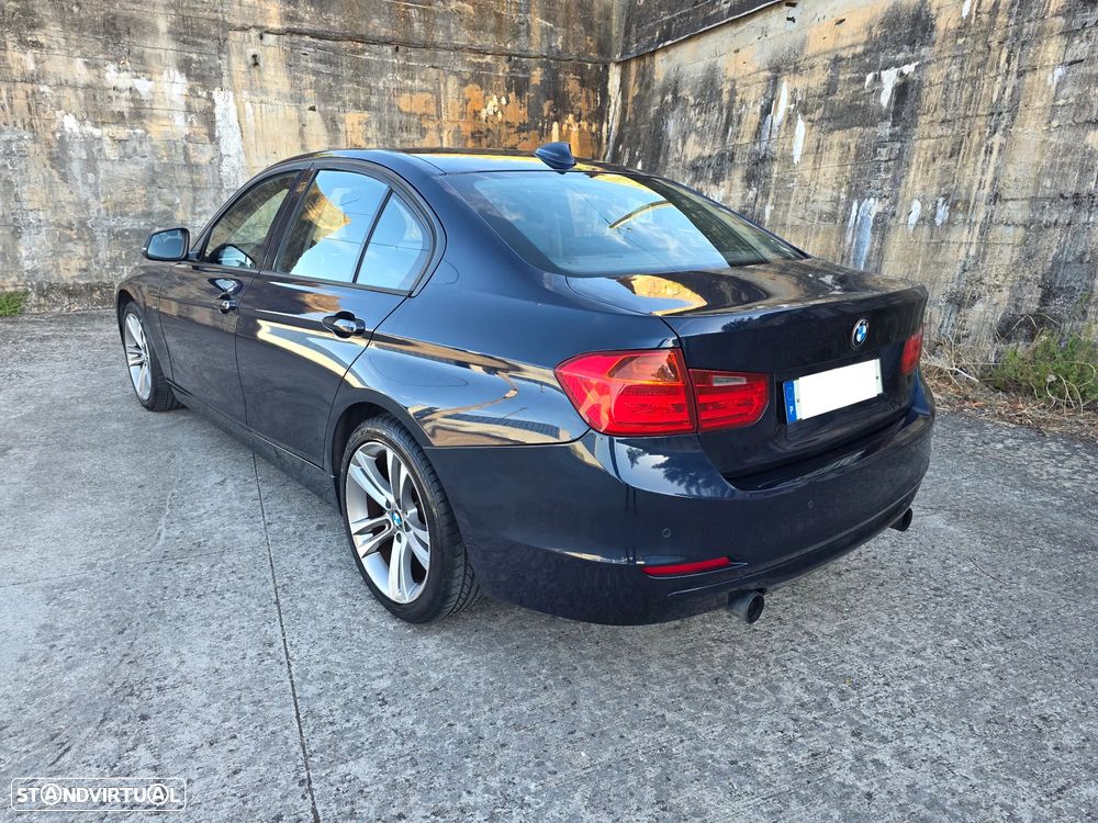 BMW 335 i Aut. Sport Line - 10