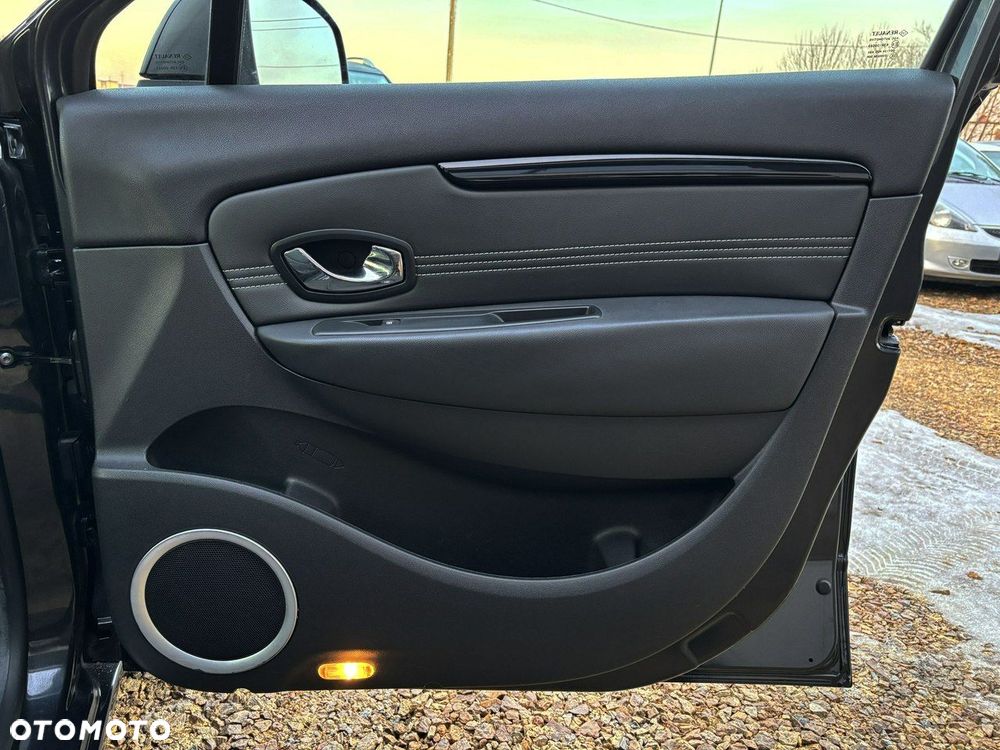 Renault Grand Scenic - 30