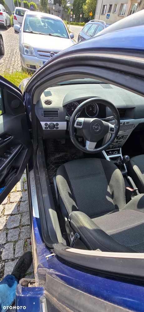 Opel Astra 1.8 Sport - 12