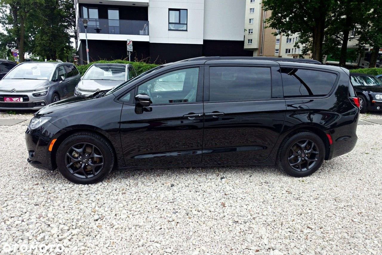 Chrysler Pacifica - 5