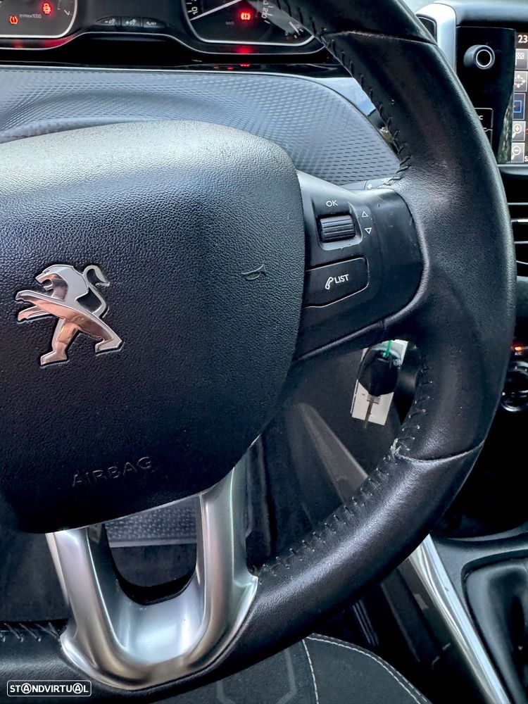 Peugeot 2008 1.2 VTi Allure - 43