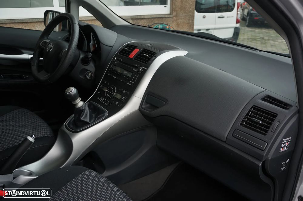 Toyota Auris 1.33 VVT-i Life+ - 20