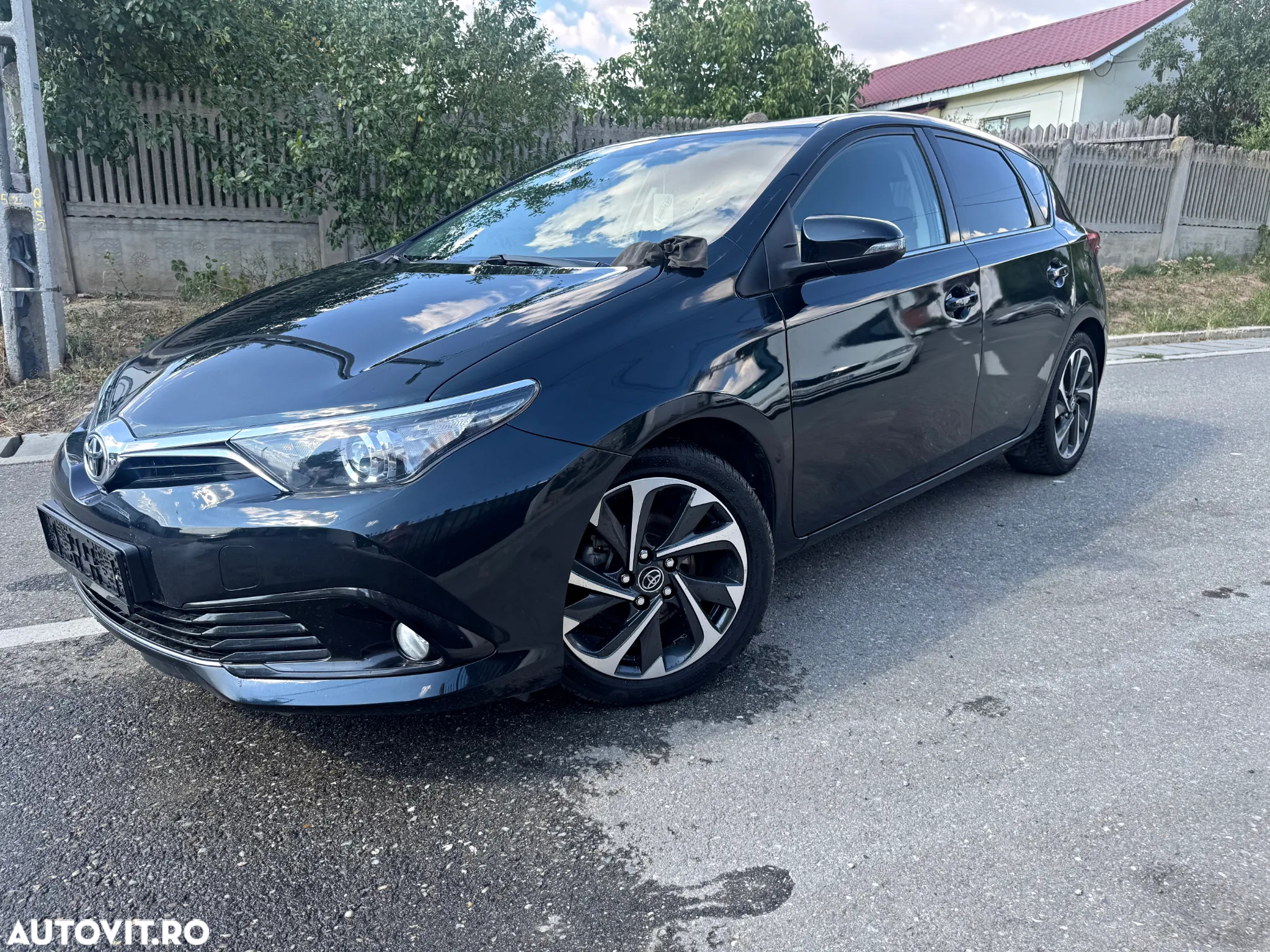 Toyota Auris 1.6 D-4D Design Edition - 2