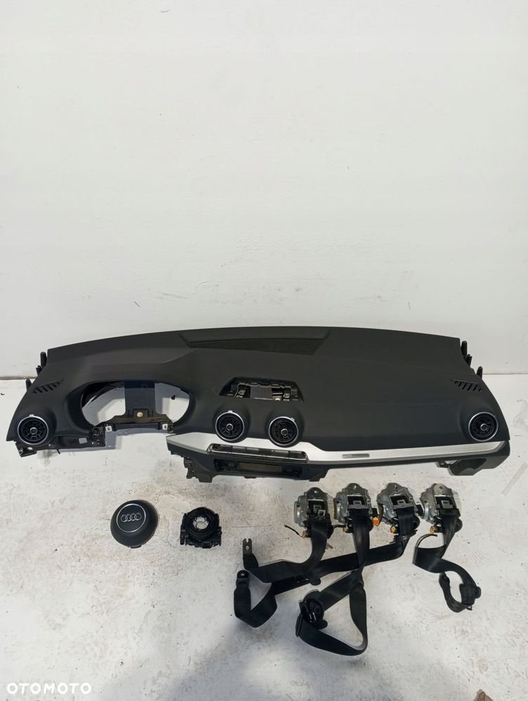 Konsola pulpit deska AUDI Q2 81A - 1