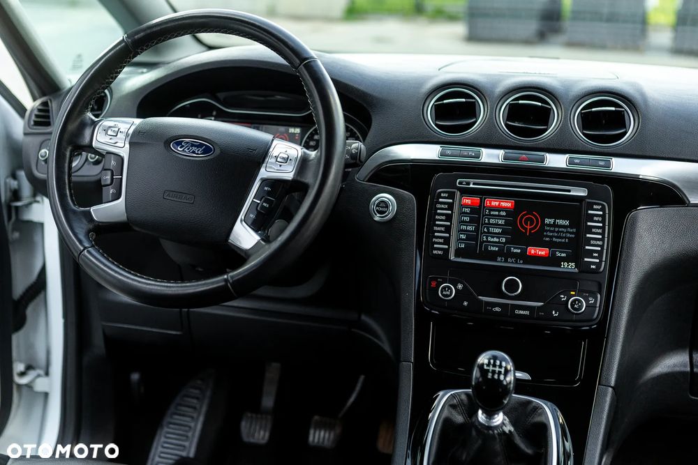 Ford S-Max - 24