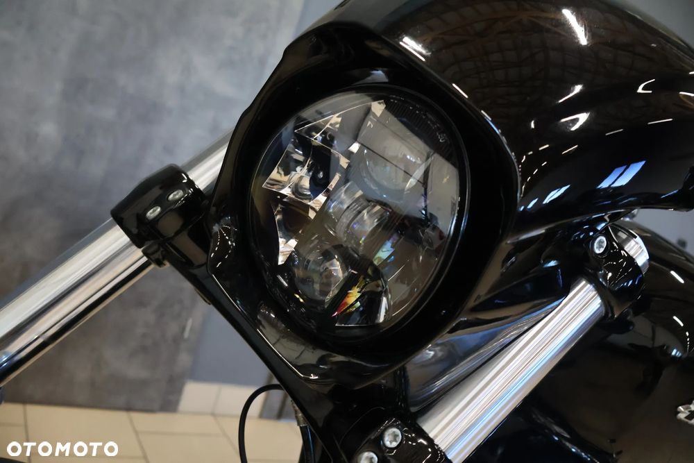 Harley-Davidson Softail Breakout - 32