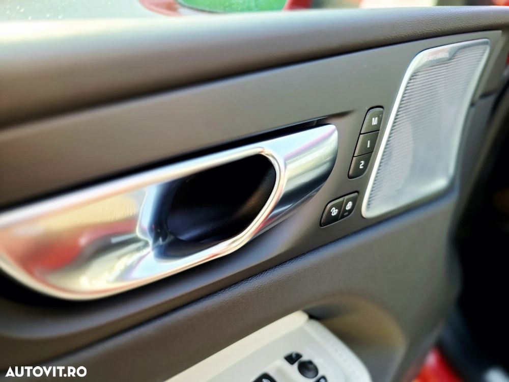 Volvo XC 60 T6 AWD Recharge Geartronic Inscription - 26