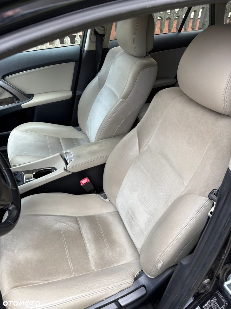 Toyota Avensis 2.0 D-4D Premium - 14